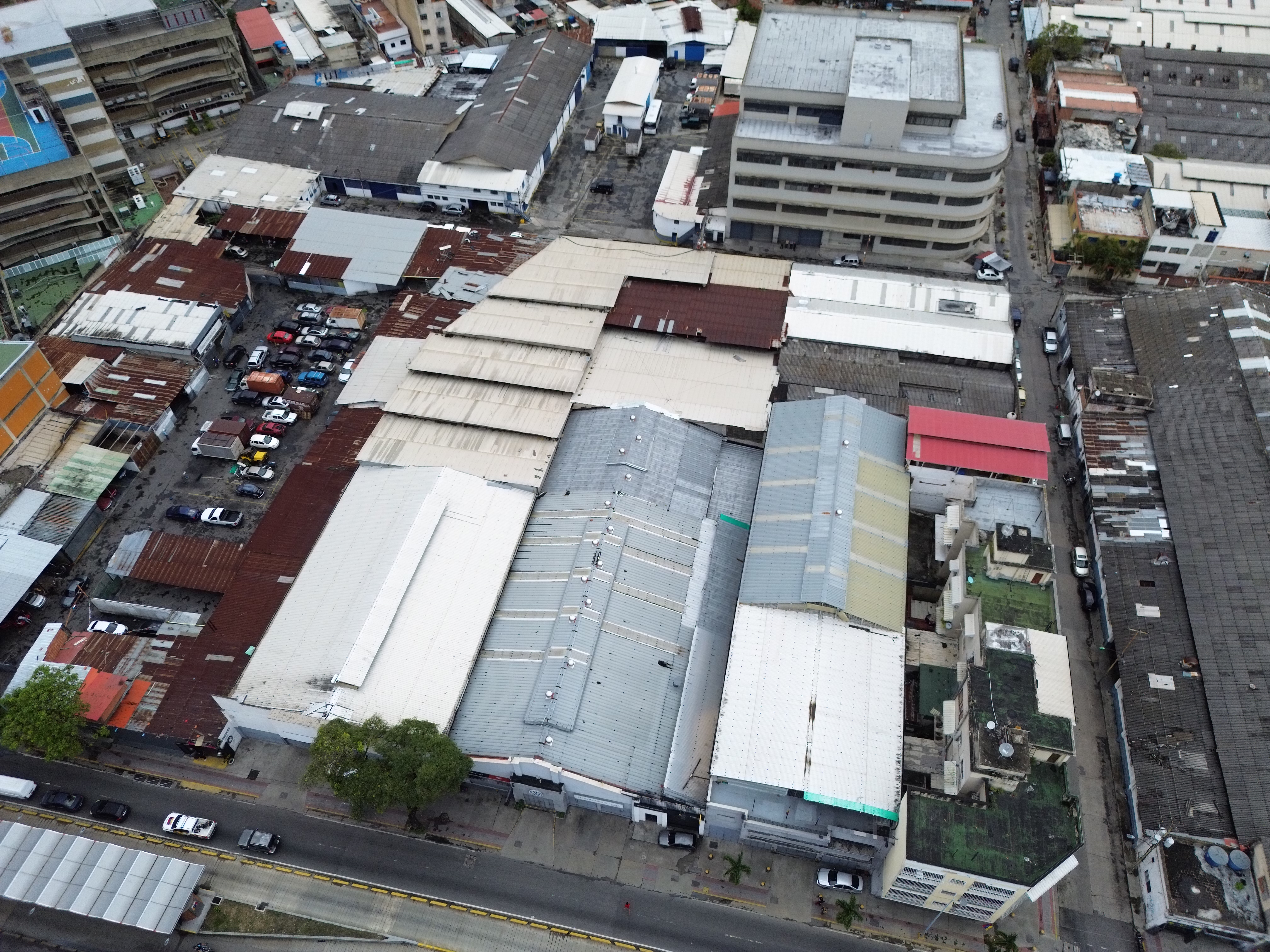 En Alquiler Galpon de 2900m2 en Av. Nueva Granada Libertador Caracas