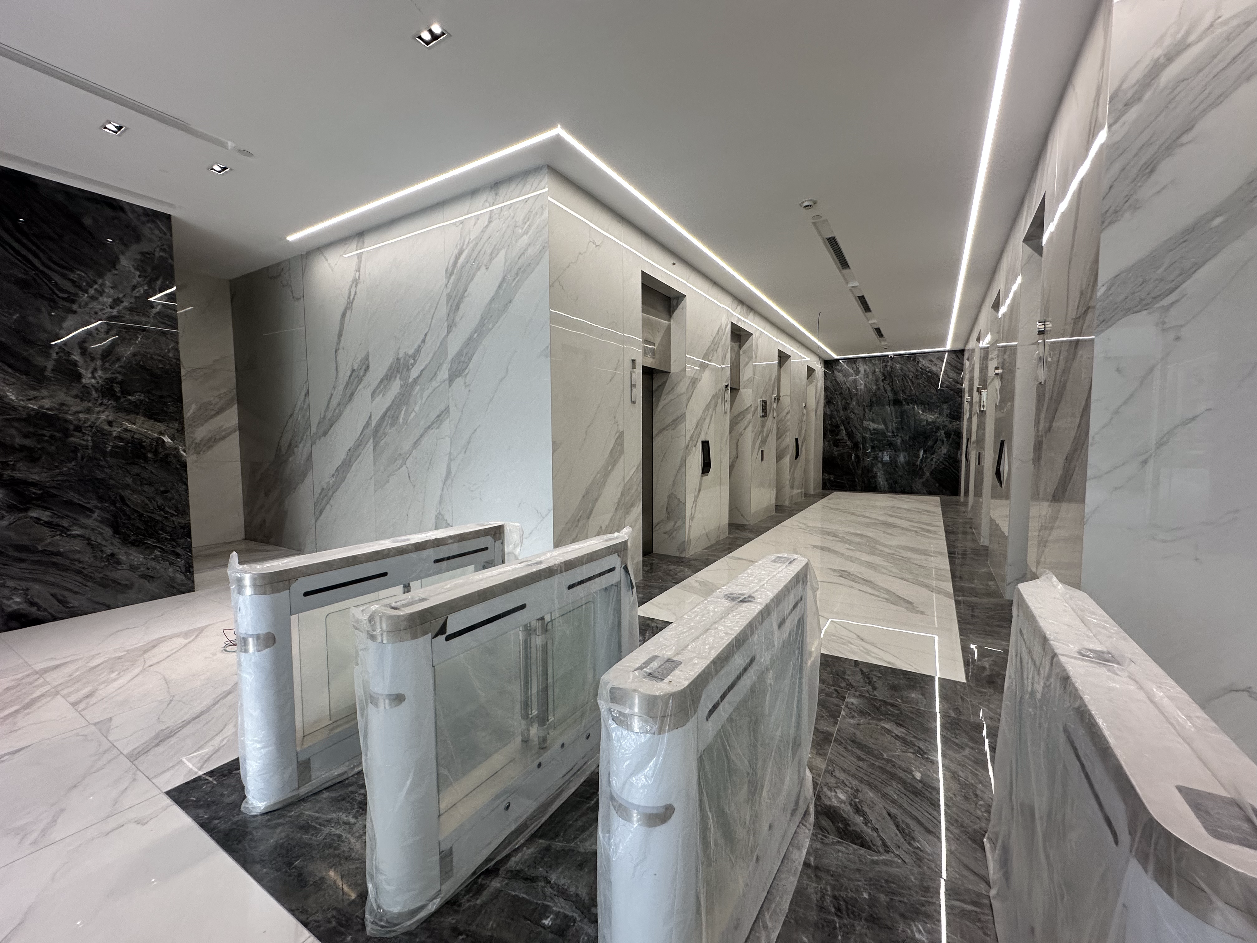 Venta  Local Comercial en el Centro Empresarial Esmeralda Bella