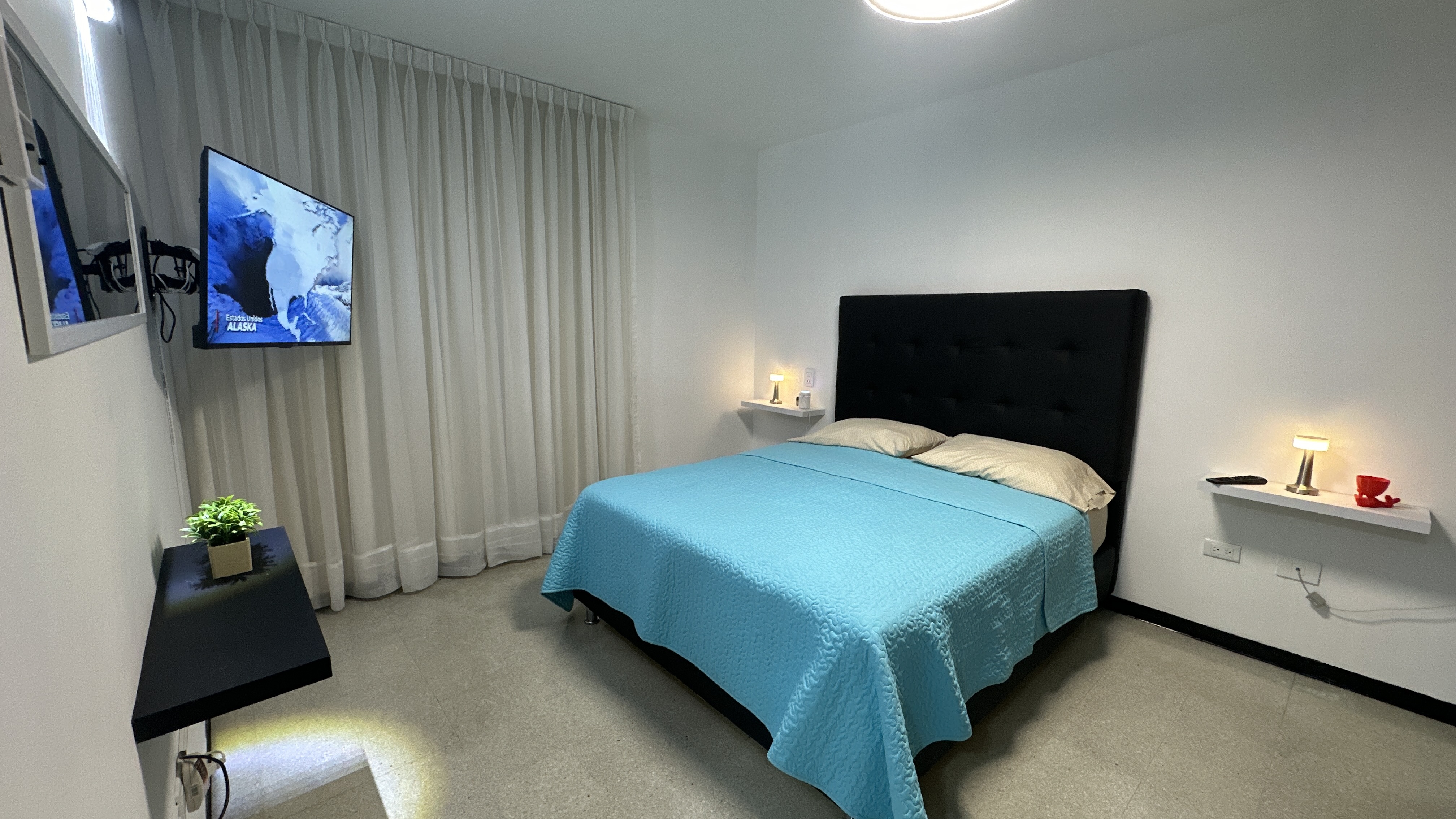 APARTAMENTO EJECUTIVO EN ALQUILER LOS PALOS GRANDES ALE