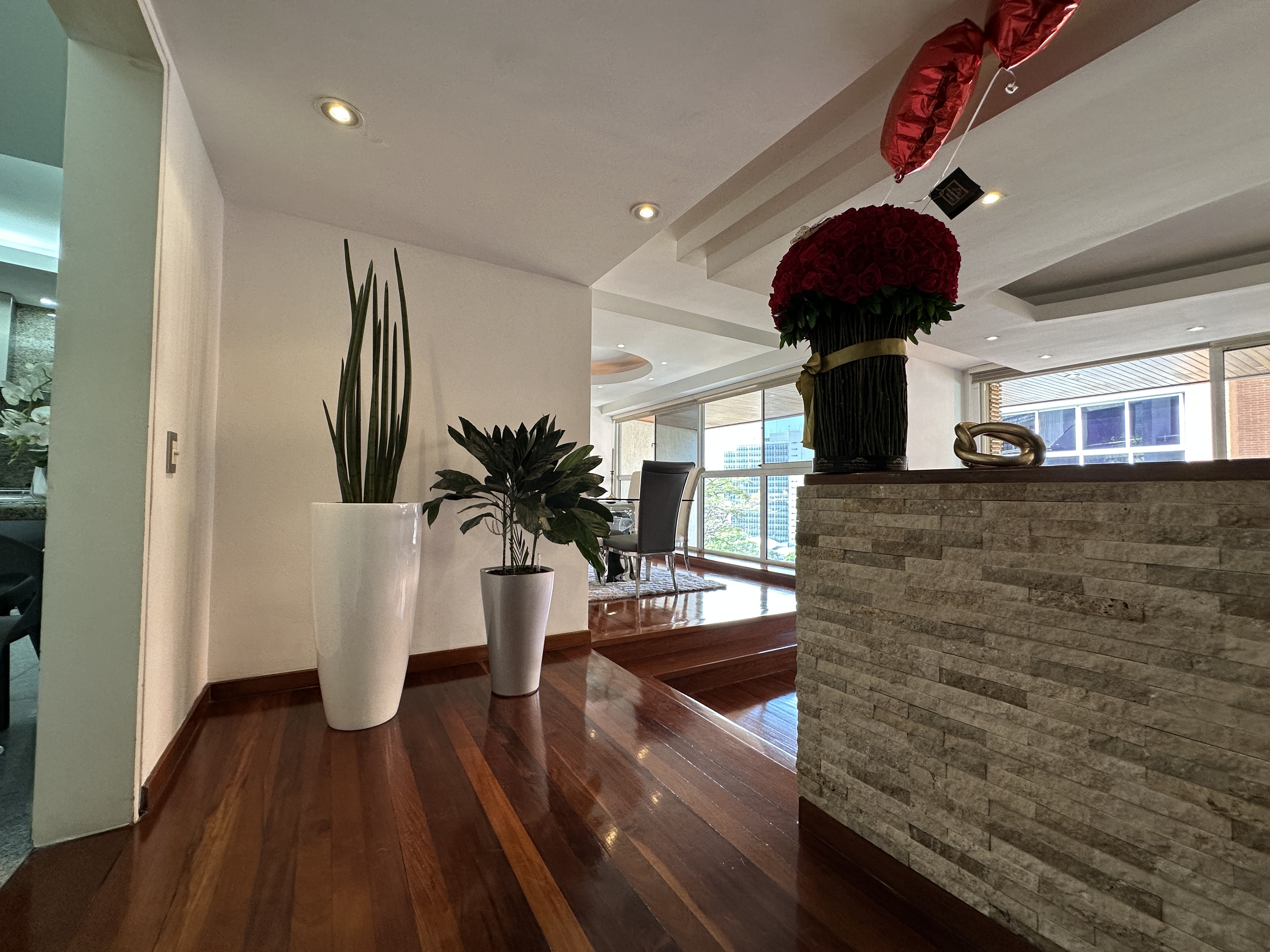 SE VENDE MODERNO APARTAMENTO EN LOMAS DE LAS MERCEDES Anma