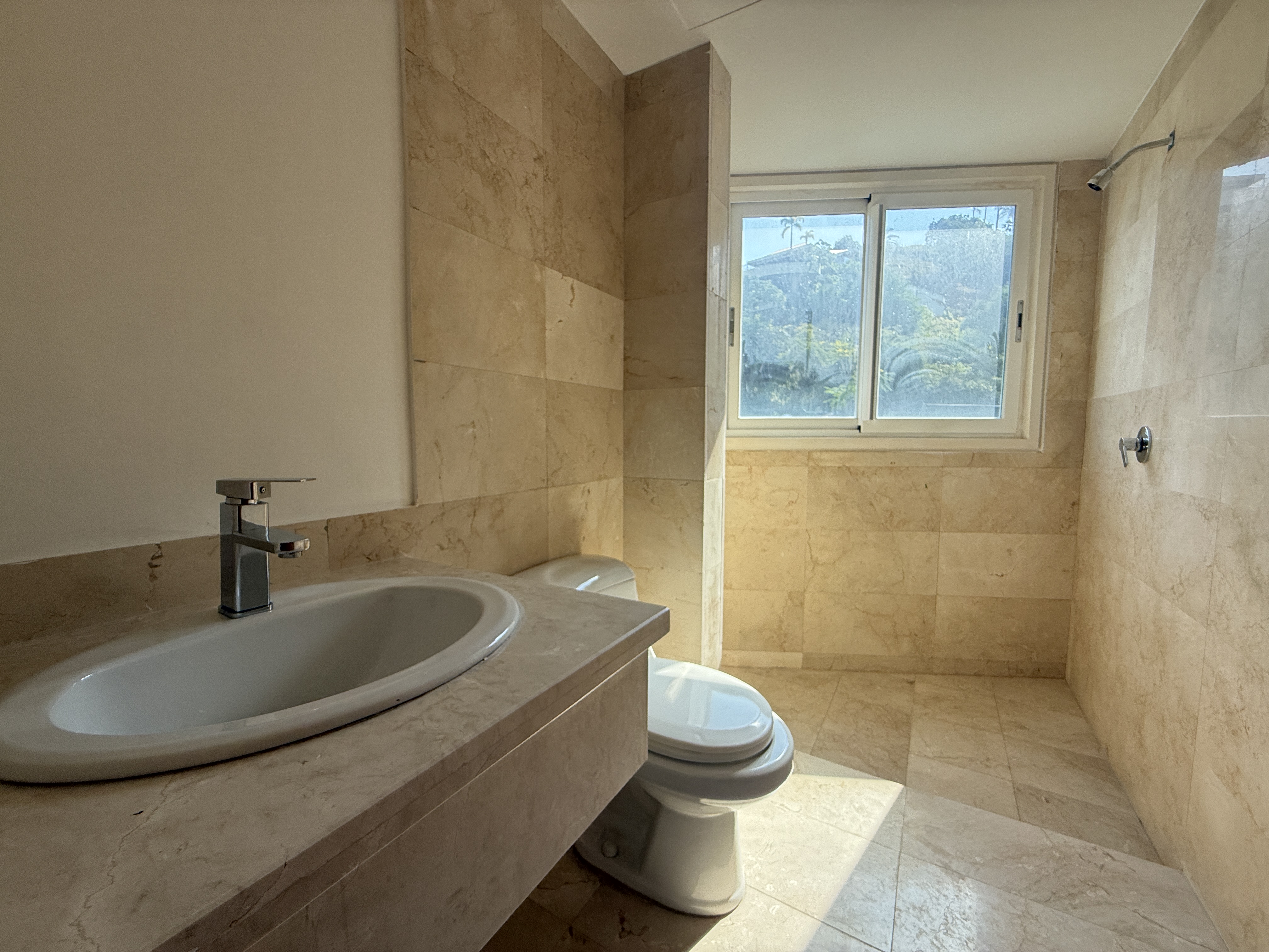 PENT-HOUSE DUPLEX EN OBRA BLANCA EN LOMAS DE LAS MERCEDES BELLA