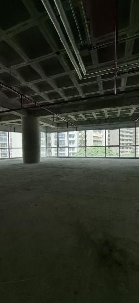 Oficina en Alquiler Obra Gris en Centro Empresarial Esmeralda Bella