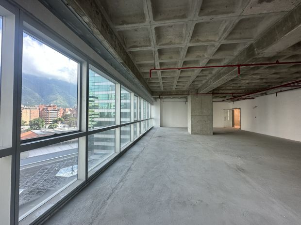 OFICINA  EN ALQUILER EN OBRA GRIS EN CAMPO ALEGRE BELLA