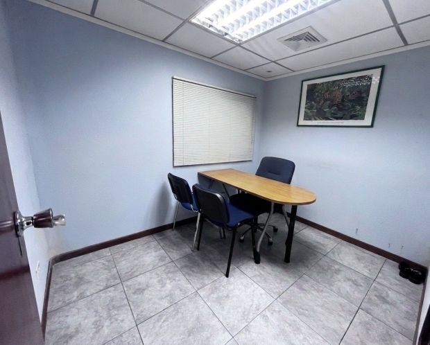 Local comercial en venta en los dos caminos a pie de calle JULI
