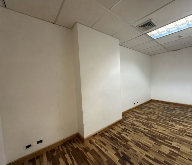 Oficina en venta Mene Grande en Los Palos Grandes OsVi