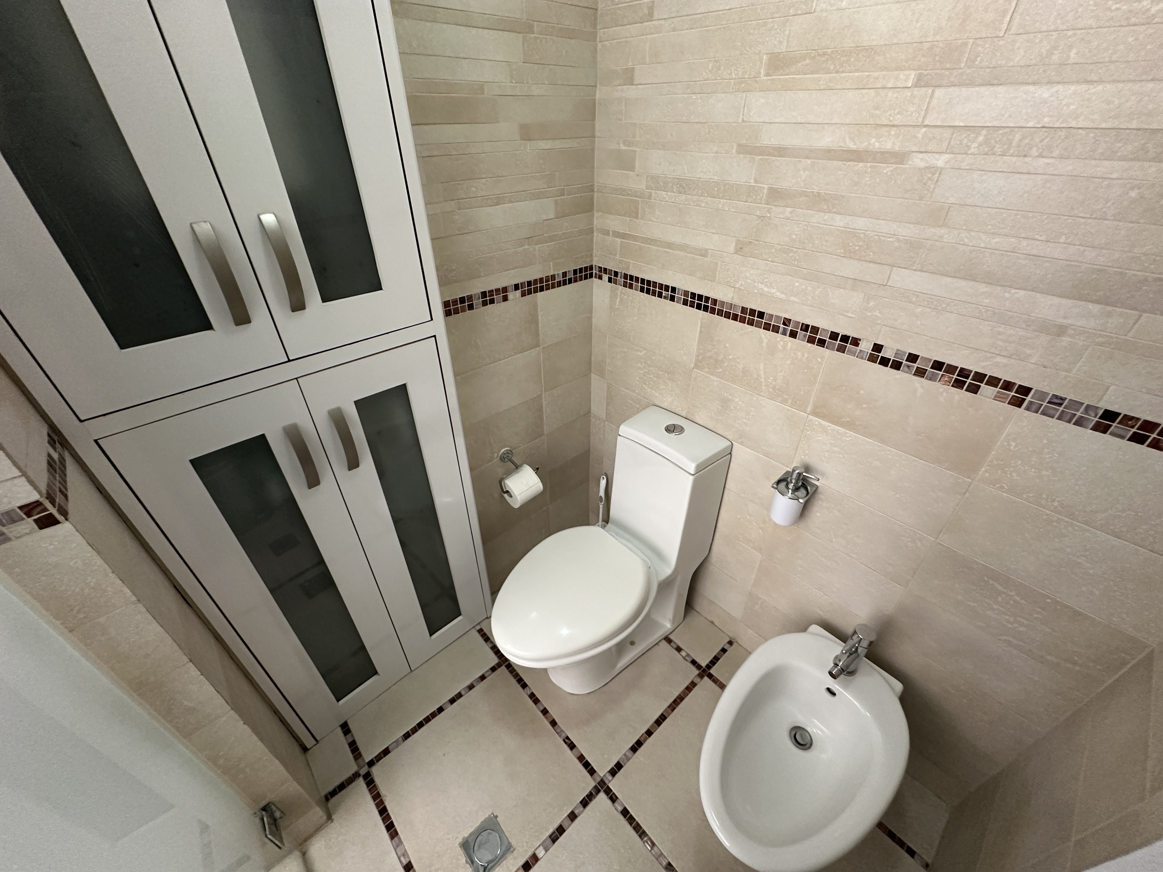 SE VENDE MODERNO APARTAMENTO EN LOMAS DE LAS MERCEDES Anma