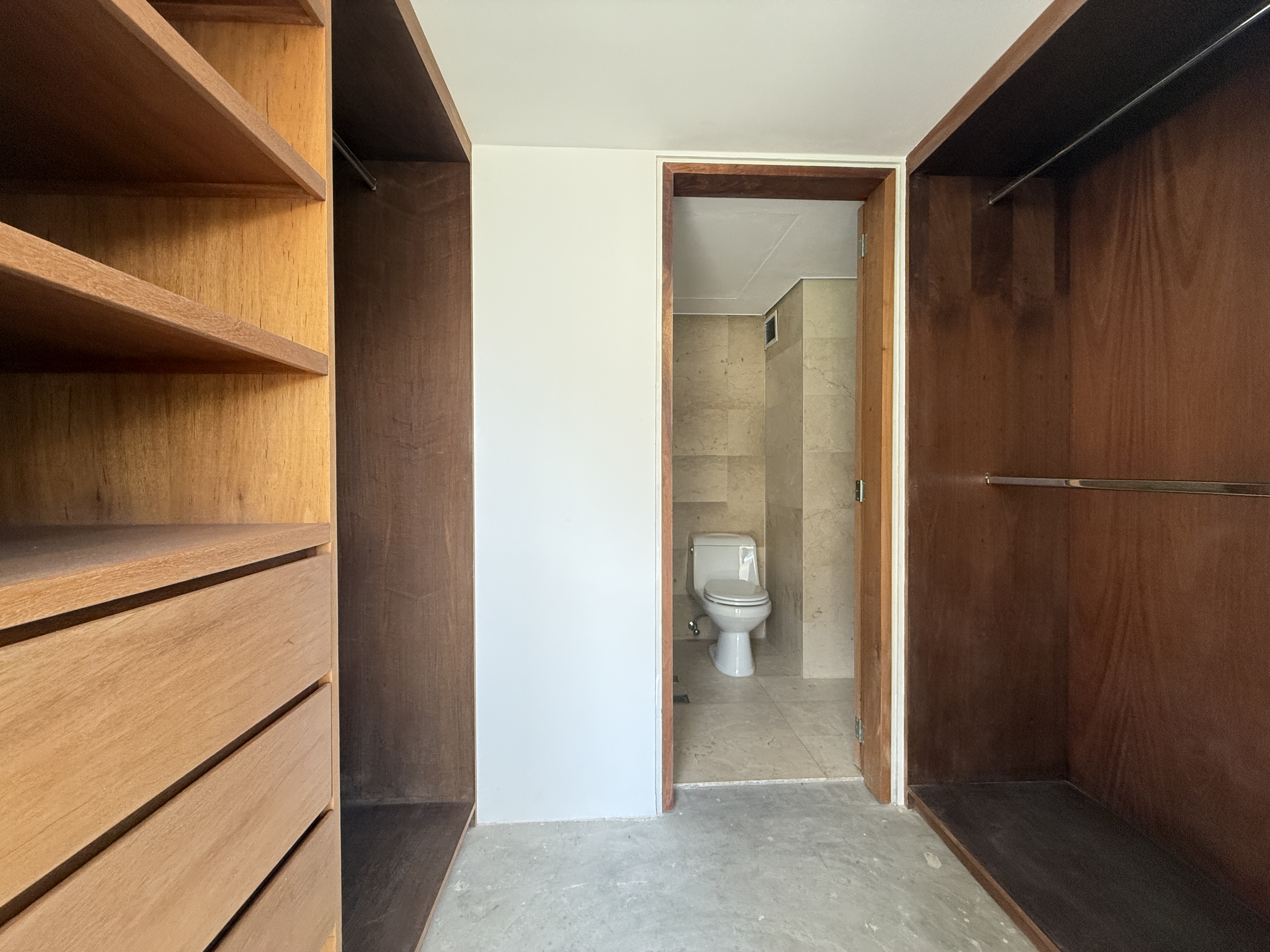 PENT-HOUSE DUPLEX EN OBRA BLANCA EN LOMAS DE LAS MERCEDES BELLA