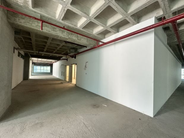 ALQUILER DE OFICINA EN OBRA GRIS  EN CAMPO ALEGRE BELLA
