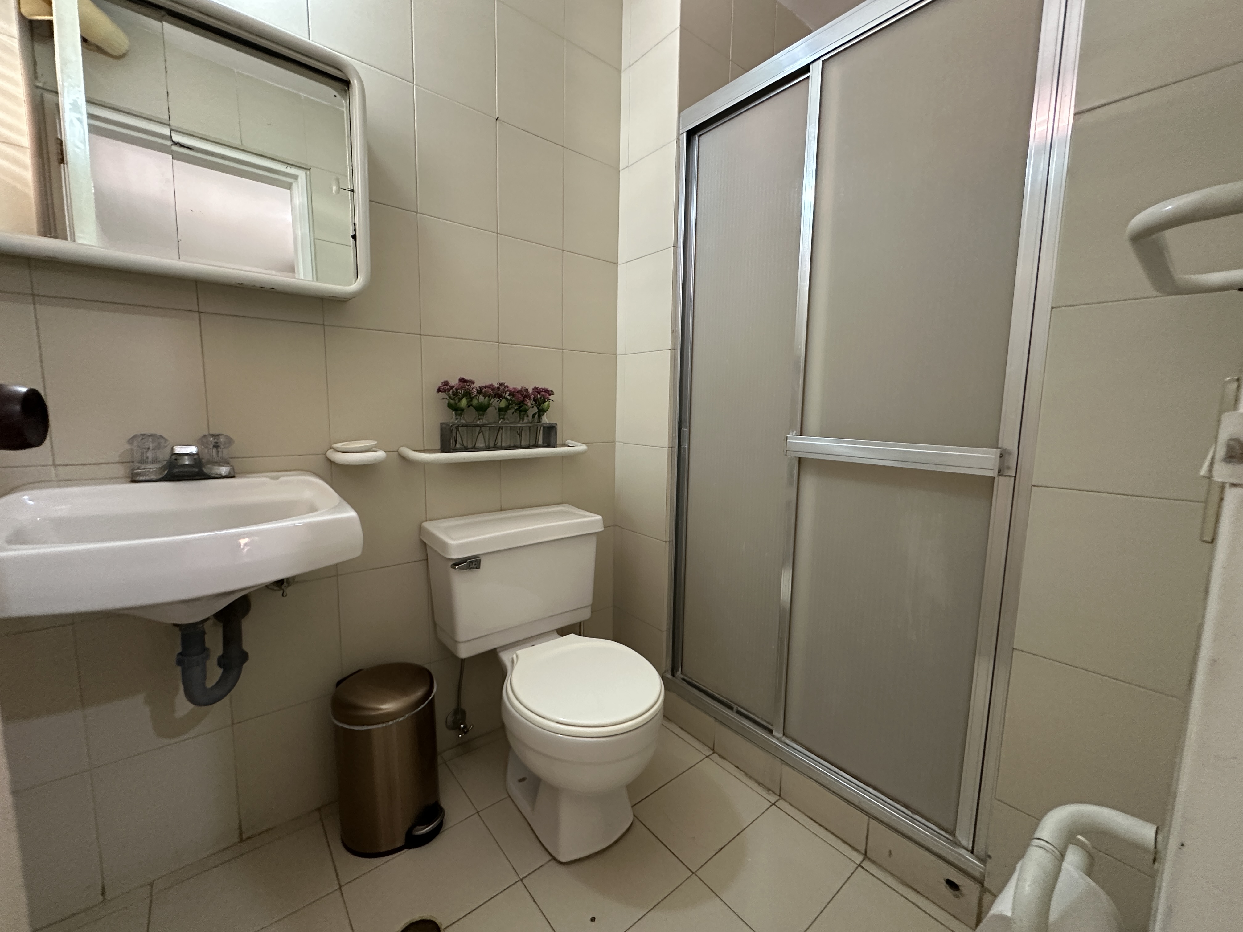 SE VENDE MODERNO APARTAMENTO EN LOMAS DE LAS MERCEDES Anma
