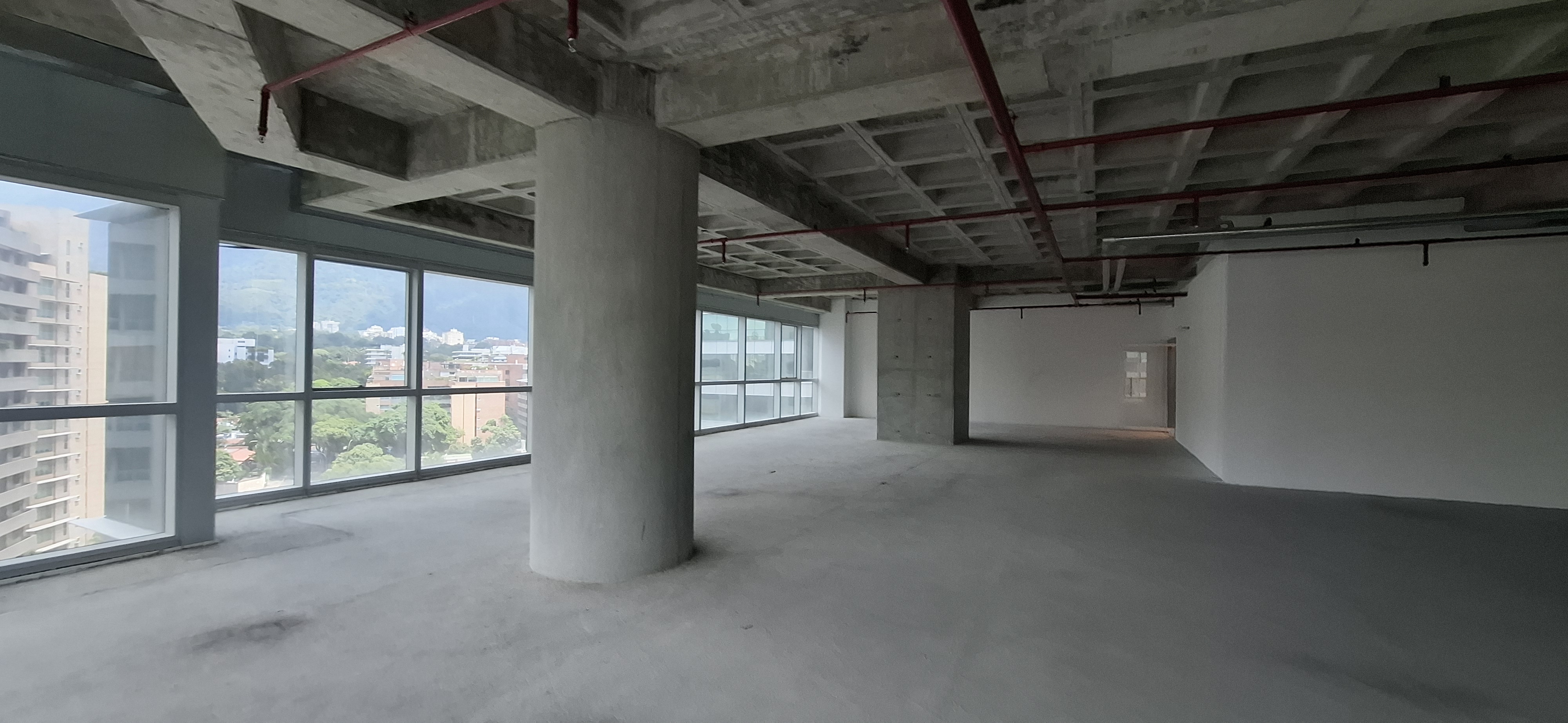 Venta Oficina 1200 m2 en Obra Gris en Campo Alegre Bella