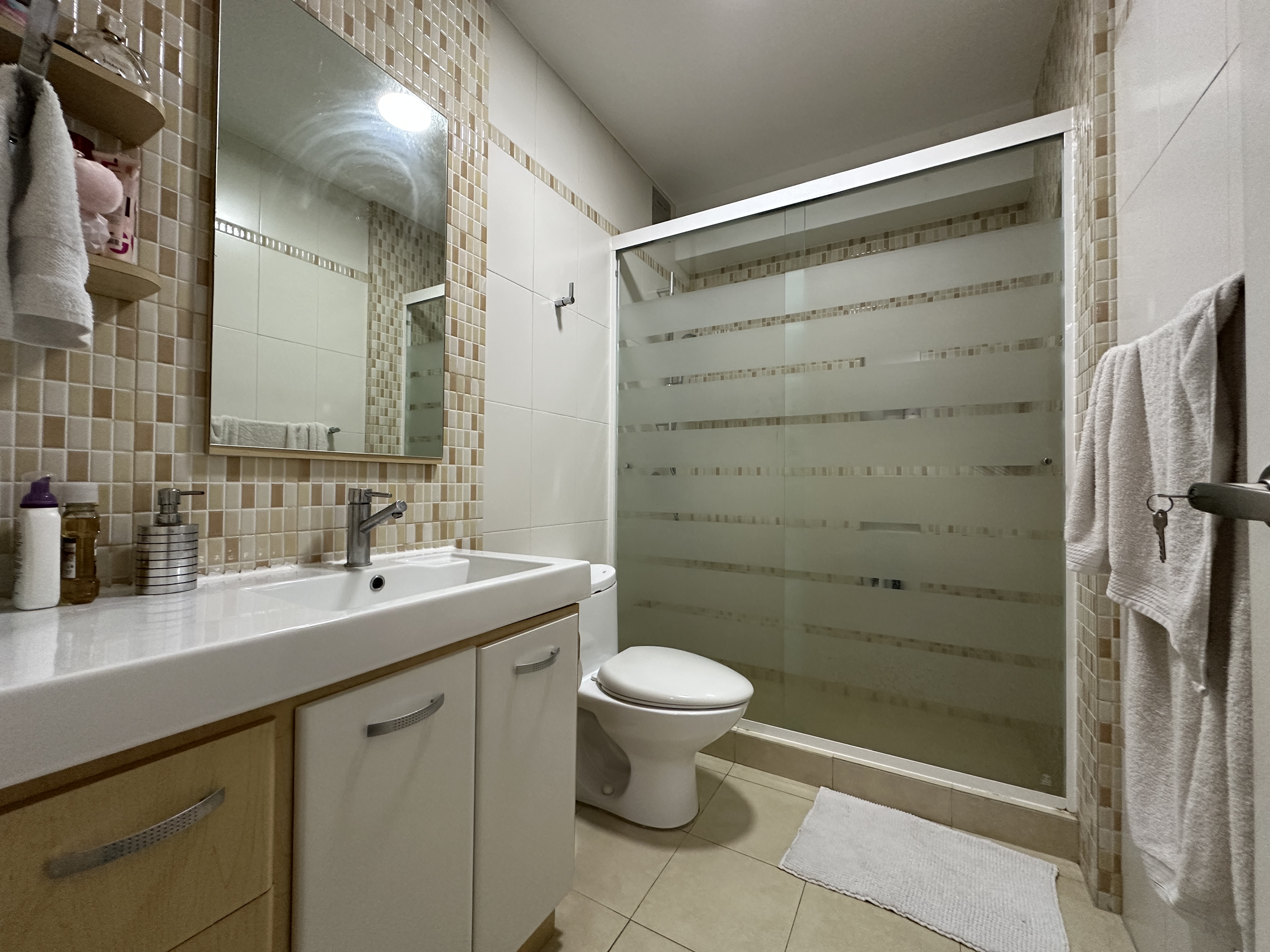 SE VENDE MODERNO APARTAMENTO EN LOMAS DE LAS MERCEDES Anma