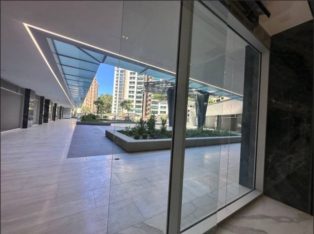 Oficina en Alquiler Obra Gris en Centro Empresarial Esmeralda Bella