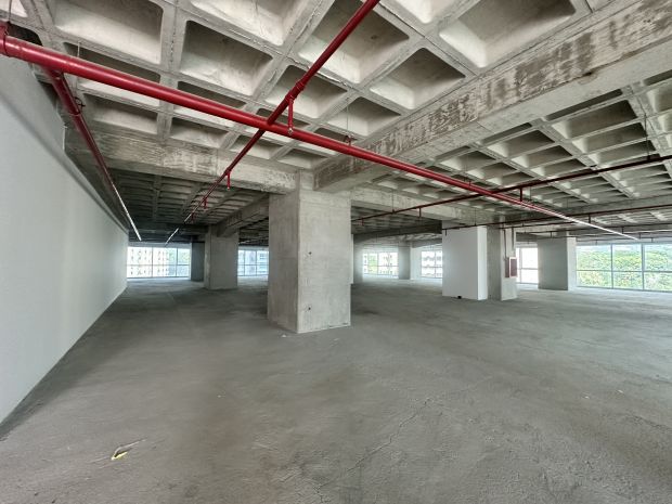 ALQUILER DE OFICINA EN OBRA GRIS  EN CAMPO ALEGRE BELLA