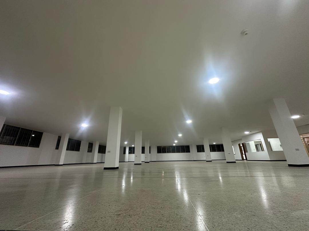 ALQUILER DE PLANTA INDUSTRIAL EN LA URBINA ALE