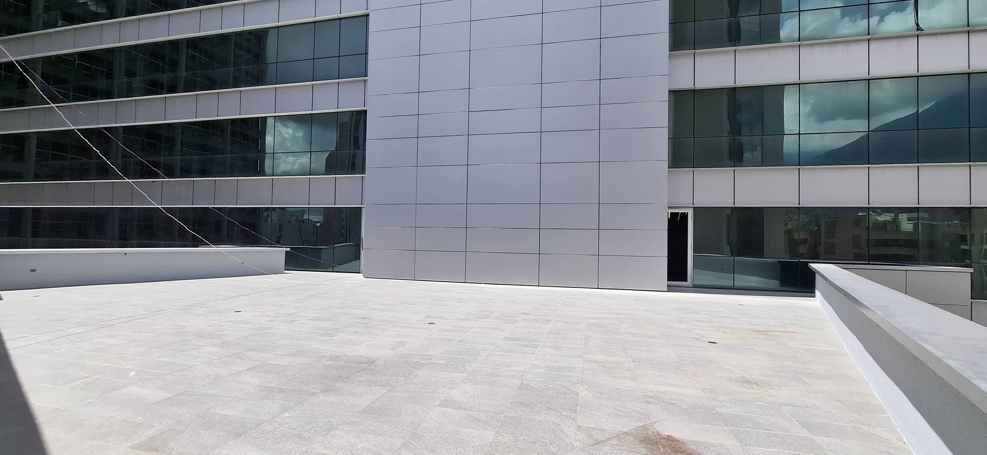 Venta Oficina 1200 m2 en Obra Gris en Campo Alegre Bella