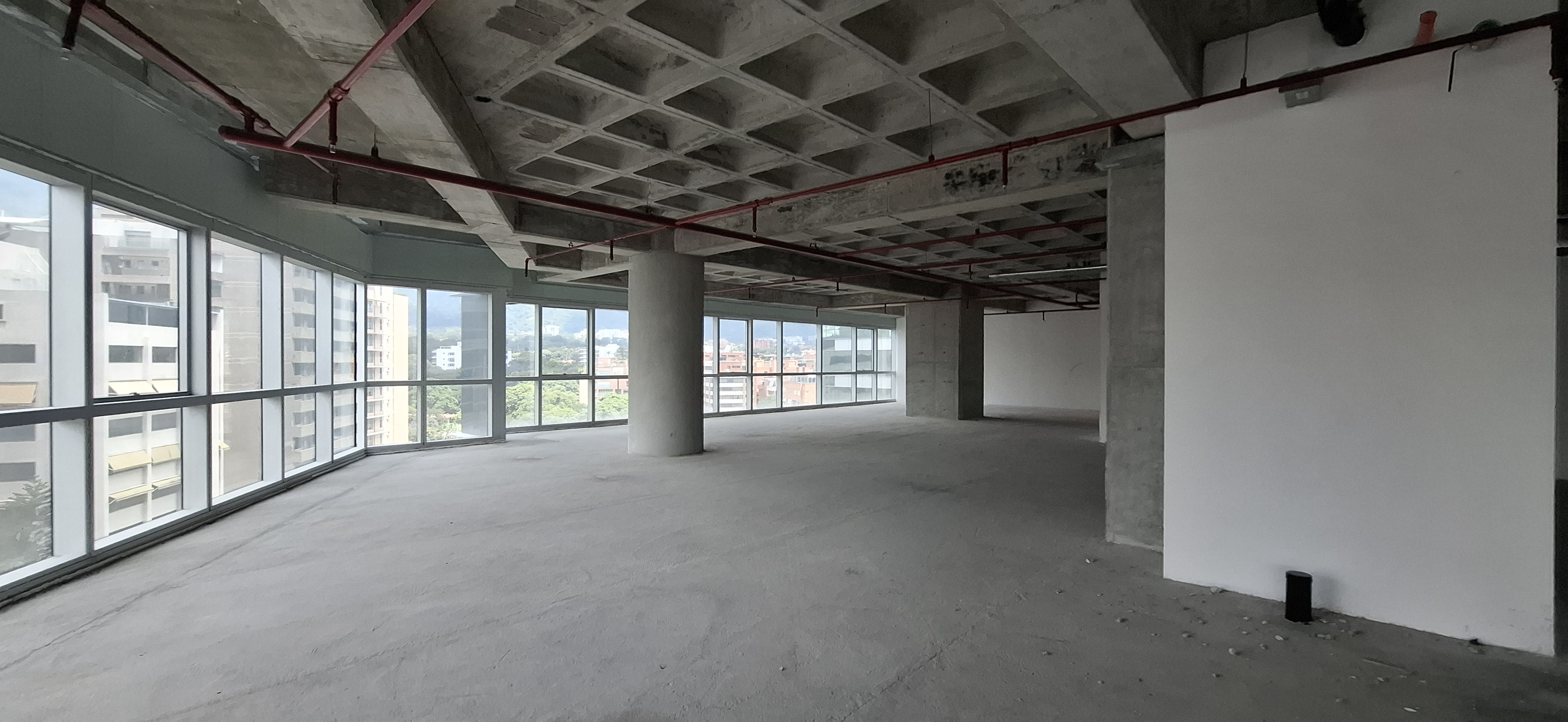 Venta Oficina 1200 m2 en Obra Gris en Campo Alegre Bella