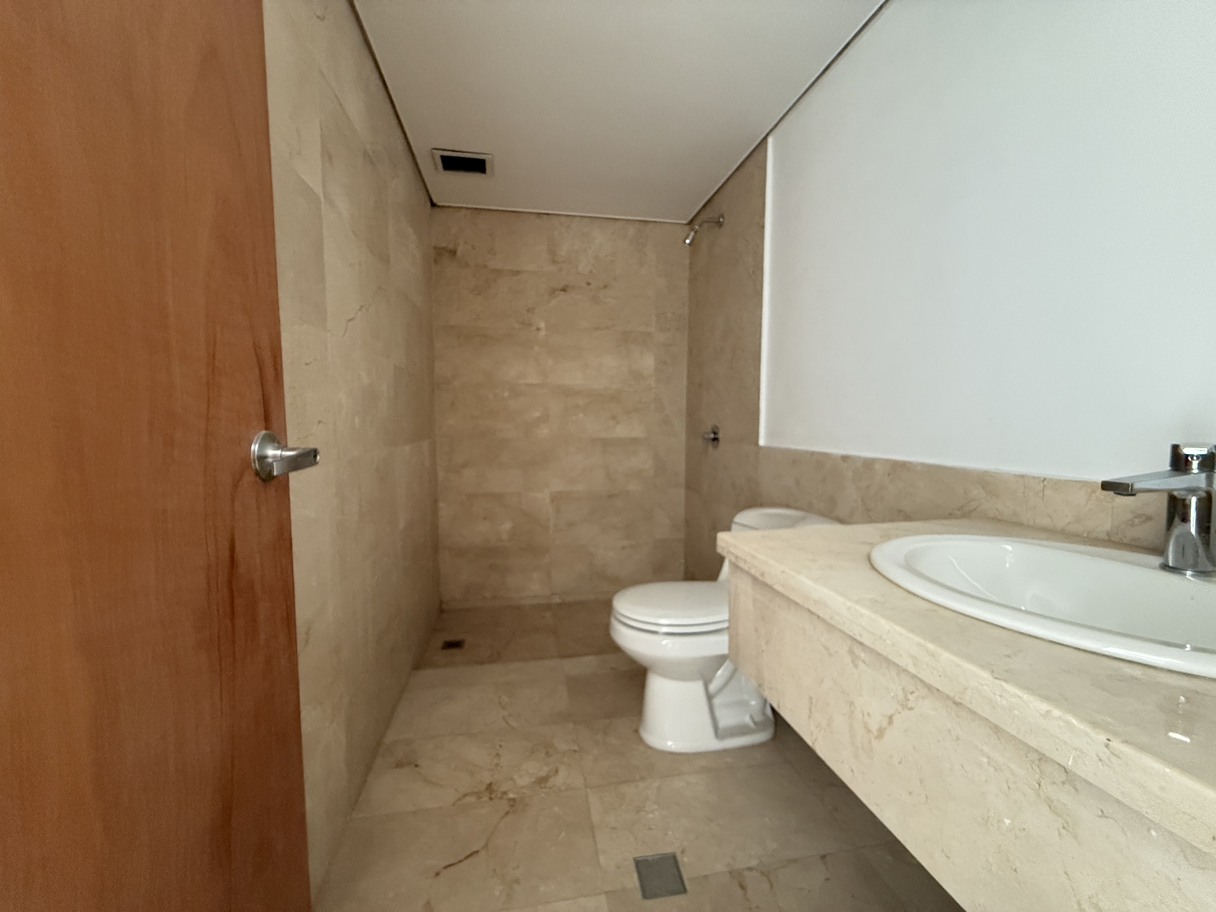 PENT-HOUSE DUPLEX EN OBRA BLANCA EN LOMAS DE LAS MERCEDES BELLA