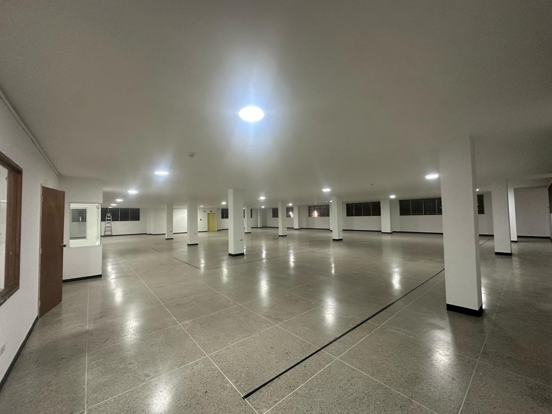 ALQUILER DE PLANTA INDUSTRIAL EN LA URBINA ALE