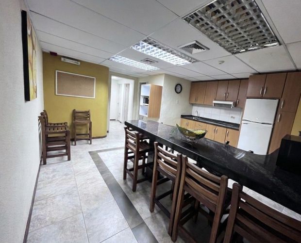 Local comercial en venta en los dos caminos a pie de calle JULI
