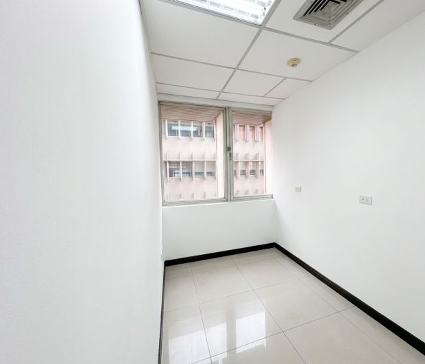 Oficina en venta Mene Grande en Los Palos grandes OsVi