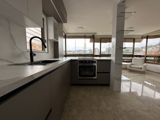 APARTAMENTO DE LUJO REMODELADO EN EL ROSAL BELLA