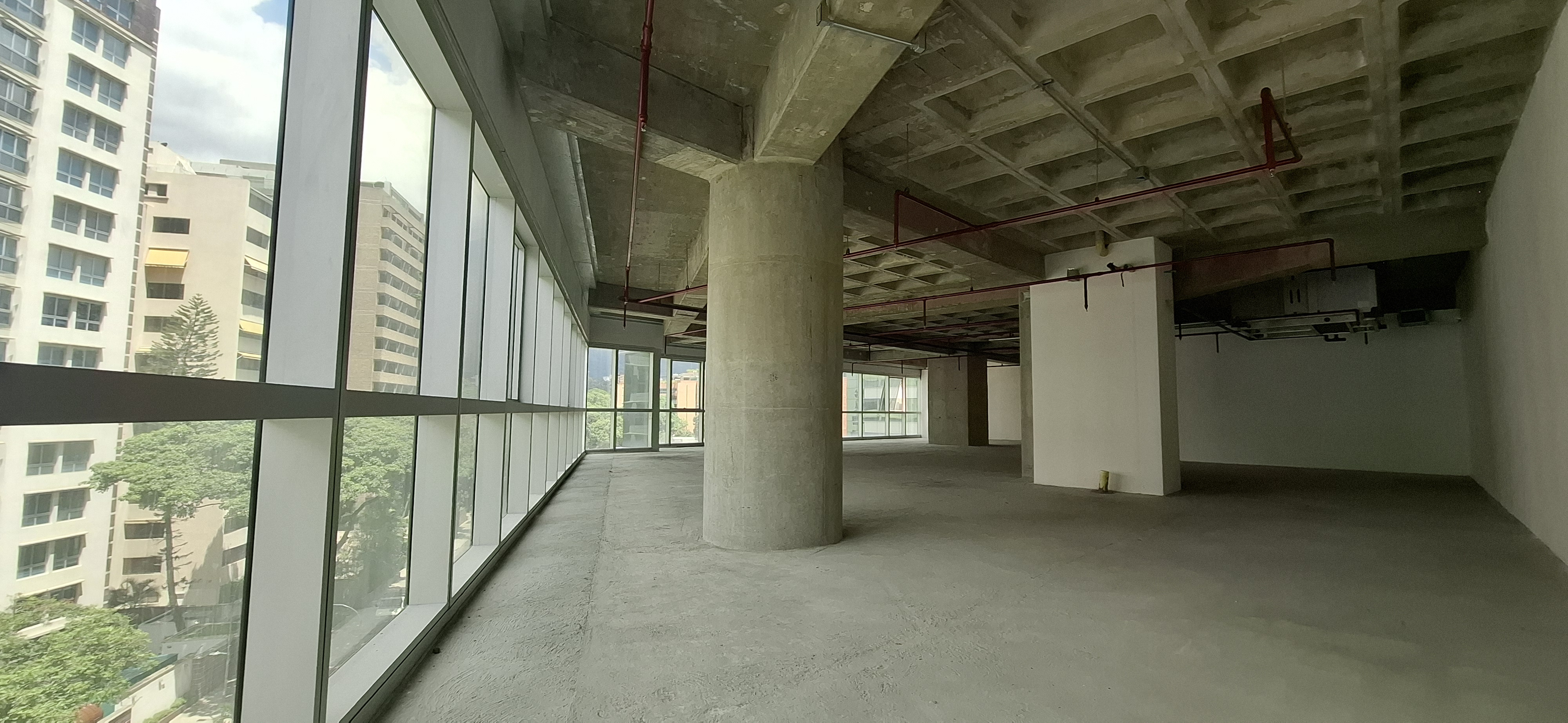 Venta Oficina  en Obra Gris en Centro Empresarial La esmeralda Bella