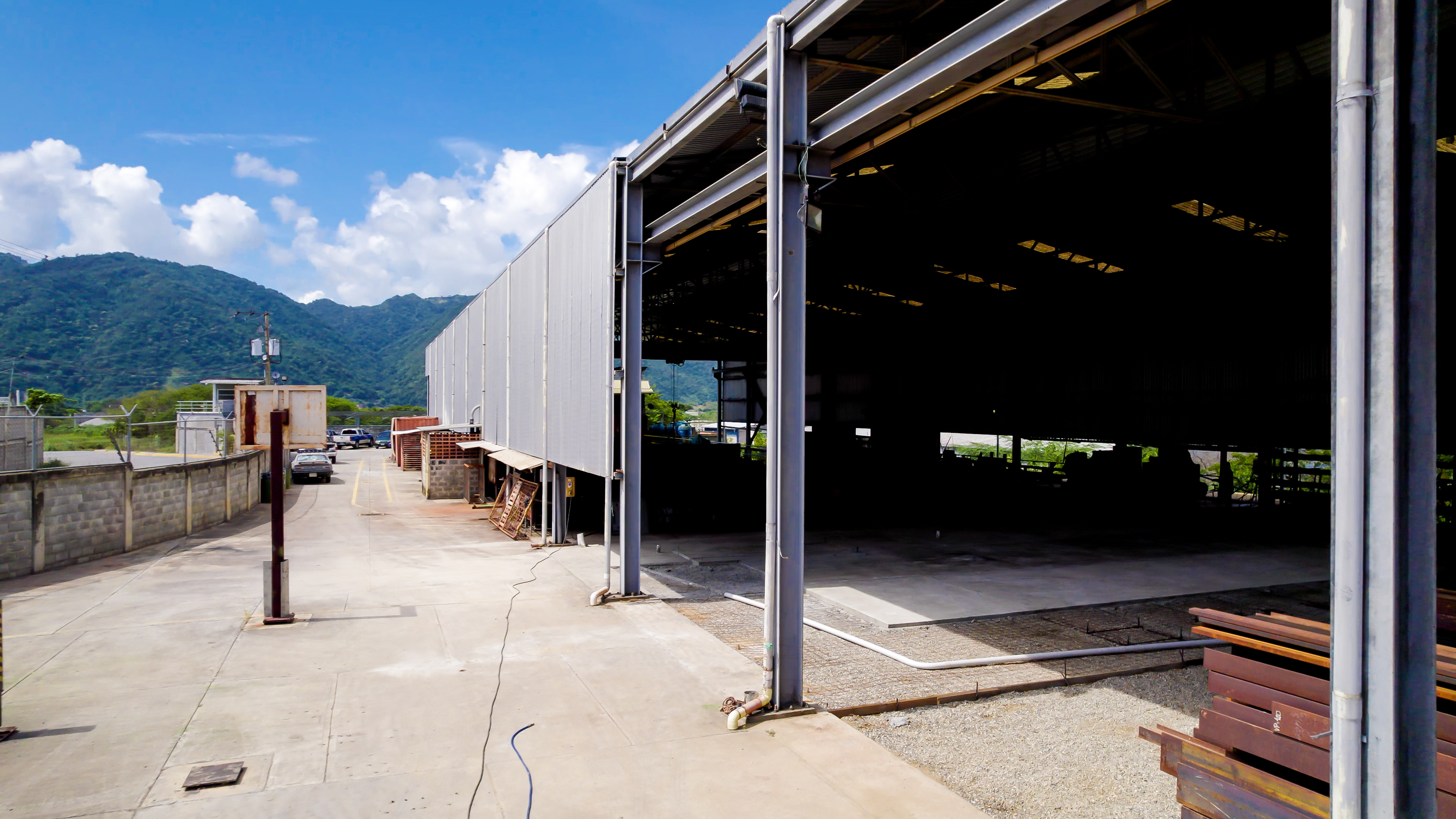 Galpón con fabrica en venta 2500m2 Guatire Anma