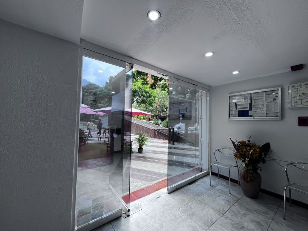 Local comercial en venta en los dos caminos a pie de calle JULI