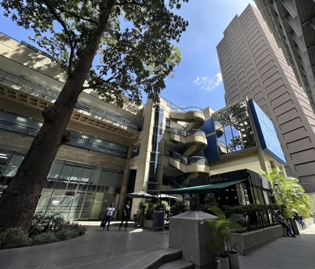 Oficina en venta Mene Grande en Los Palos Grandes OsVi