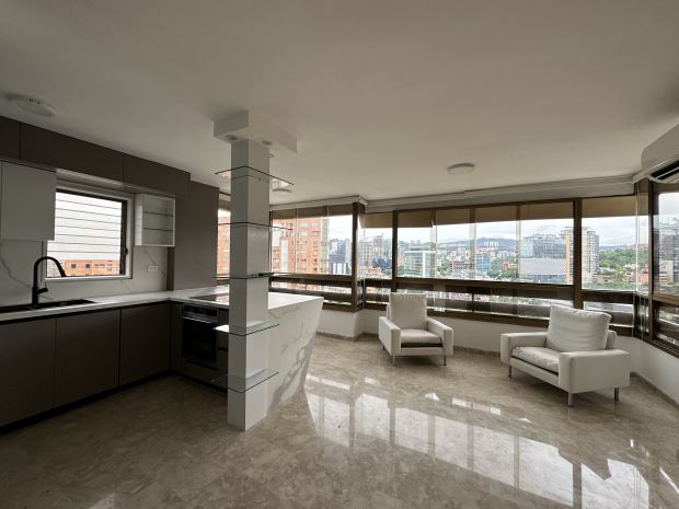 APARTAMENTO DE LUJO REMODELADO EN EL ROSAL BELLA