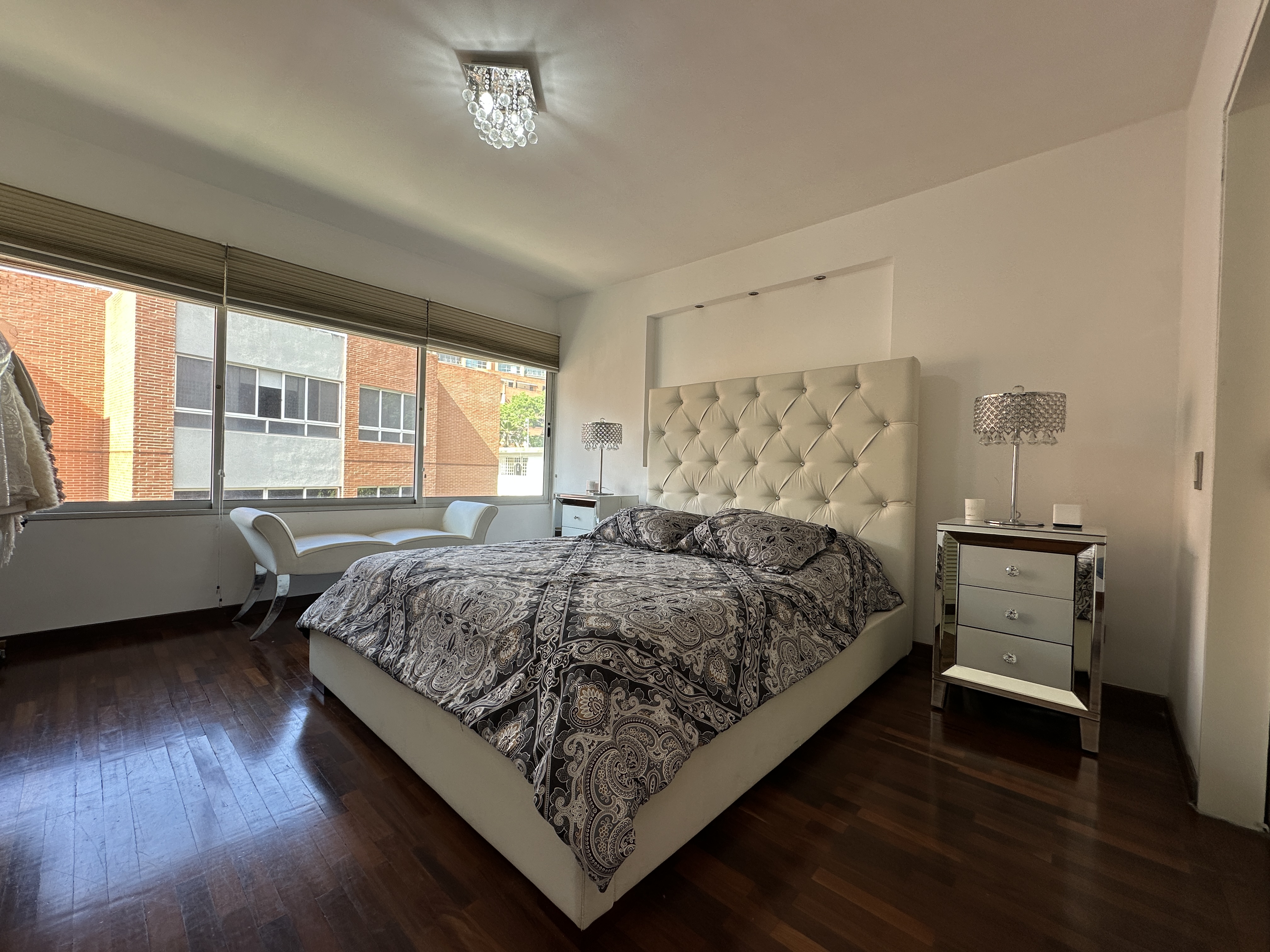 SE VENDE MODERNO APARTAMENTO EN LOMAS DE LAS MERCEDES Anma