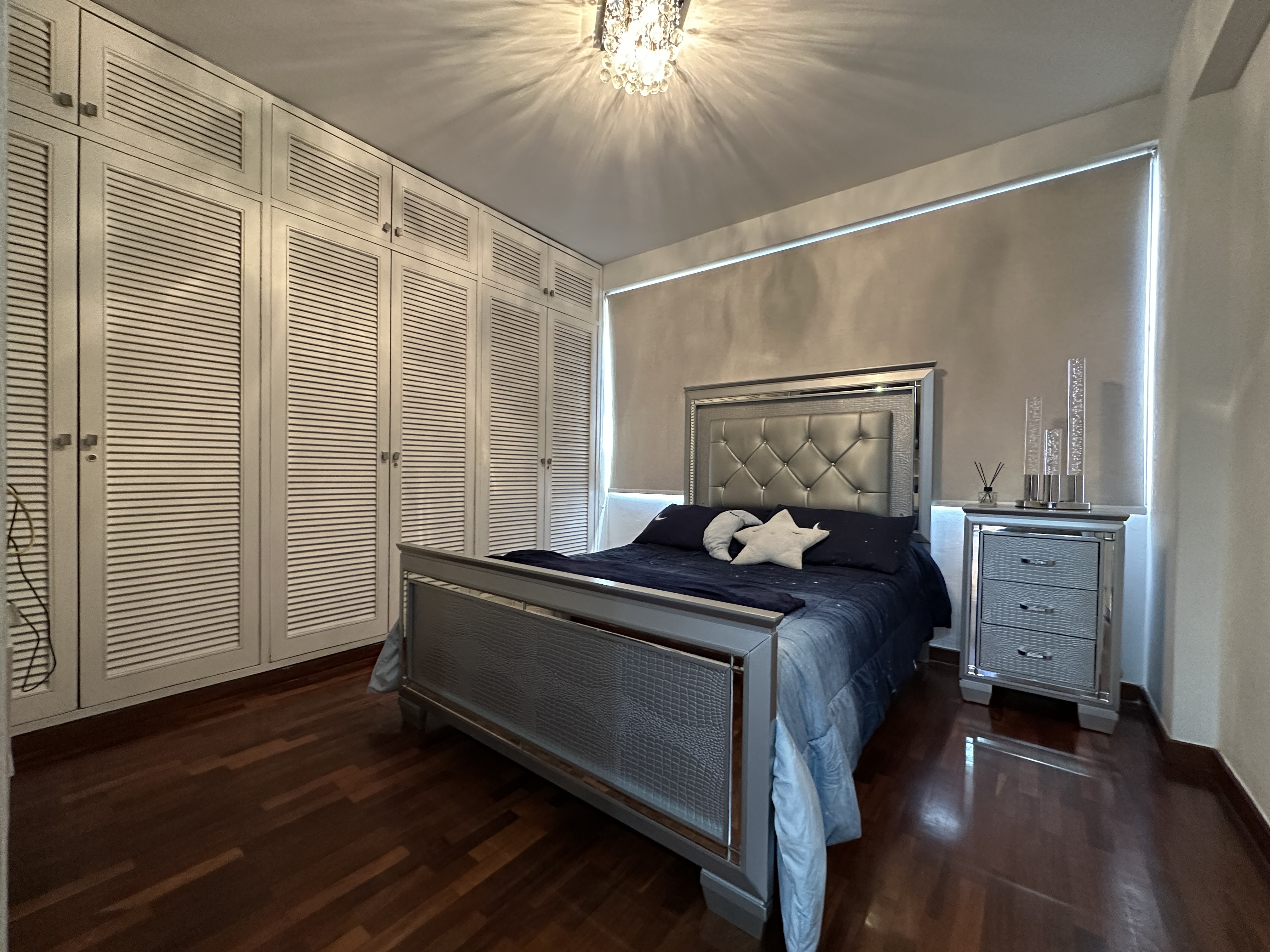 SE VENDE MODERNO APARTAMENTO EN LOMAS DE LAS MERCEDES Anma