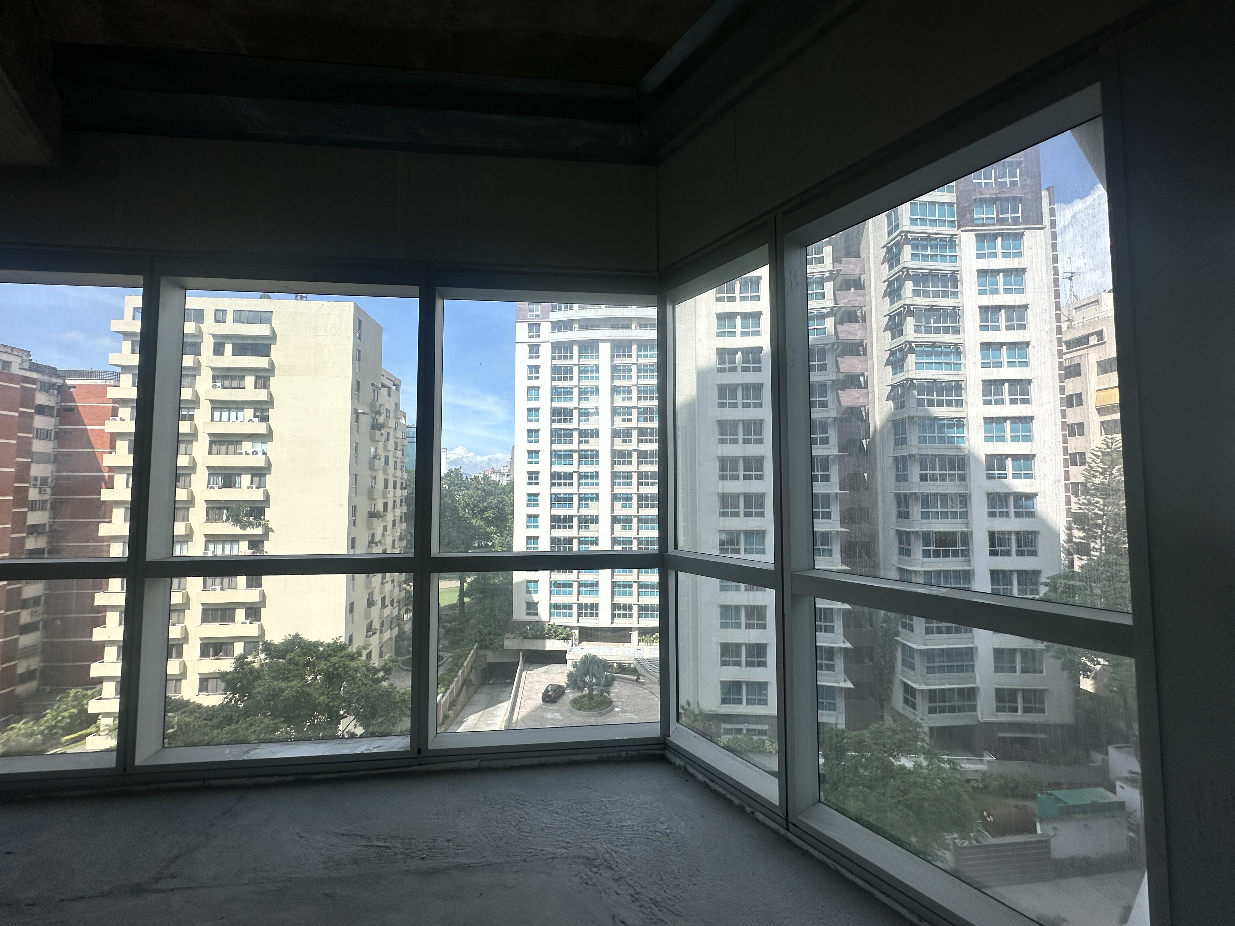 OFICINA EN OBRA GRIS EN CAMPO ALEGRE 300m2 Bella
