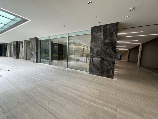Alquiler Oficina en Obra Gris en Centro Empresarial La esmeralda Bella