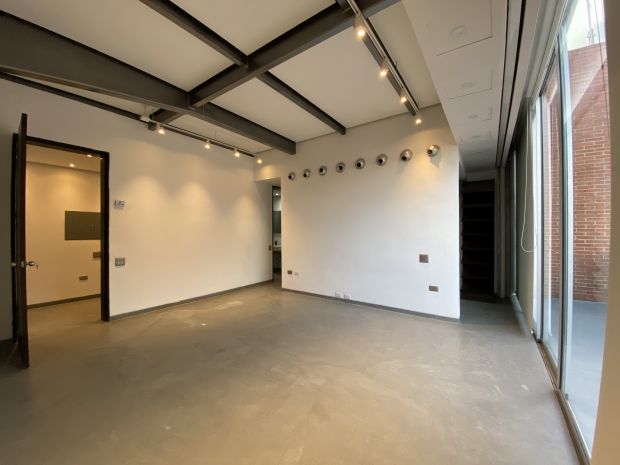 SE VENDE PH TRIPLEX EN LAS MERCEDES Anma