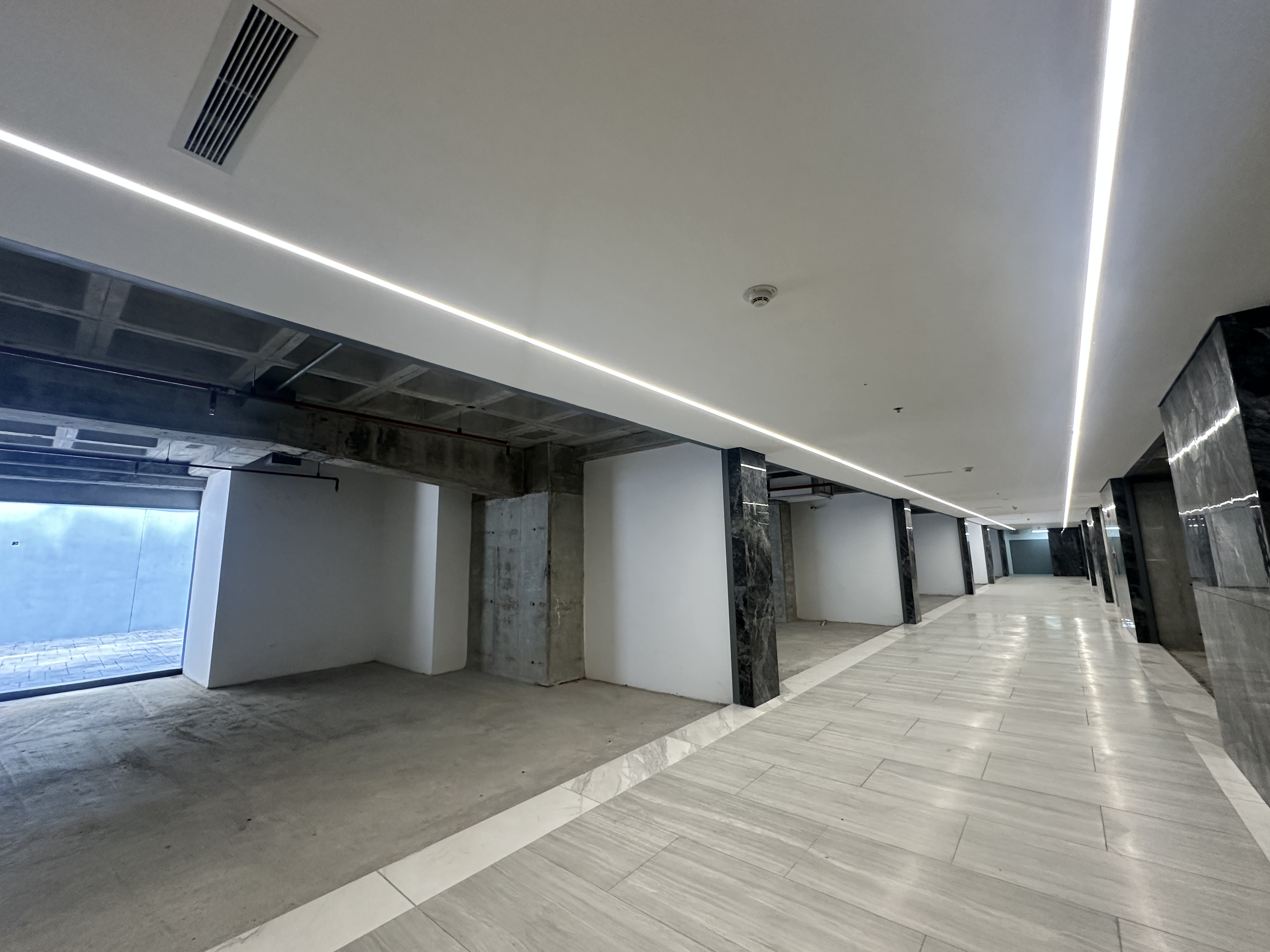 Venta Oficina  en Obra Gris en Centro Empresarial La esmeralda Bella