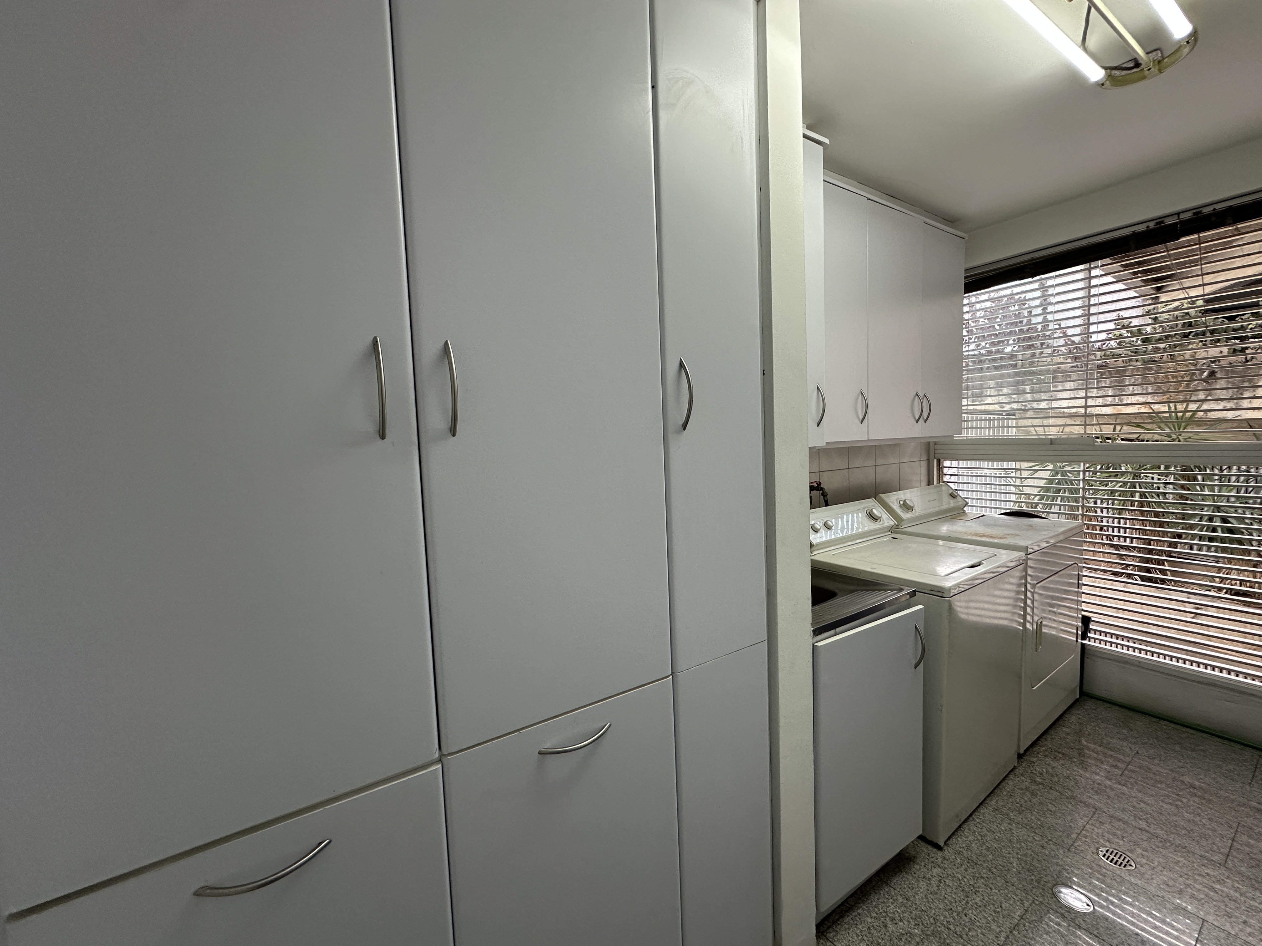 SE VENDE MODERNO APARTAMENTO EN LOMAS DE LAS MERCEDES Anma