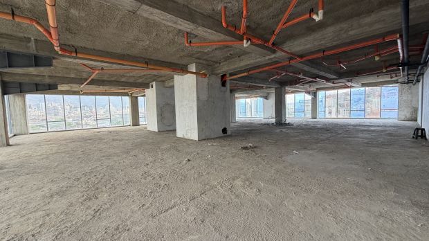 SE ALQUILA OFICINA EN OBRA BLANCA EN LAS MERCEDES ANMA