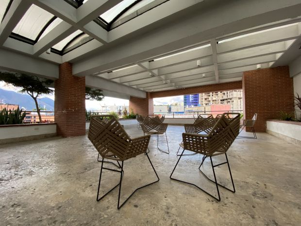 SE VENDE PH TRIPLEX EN LAS MERCEDES Anma
