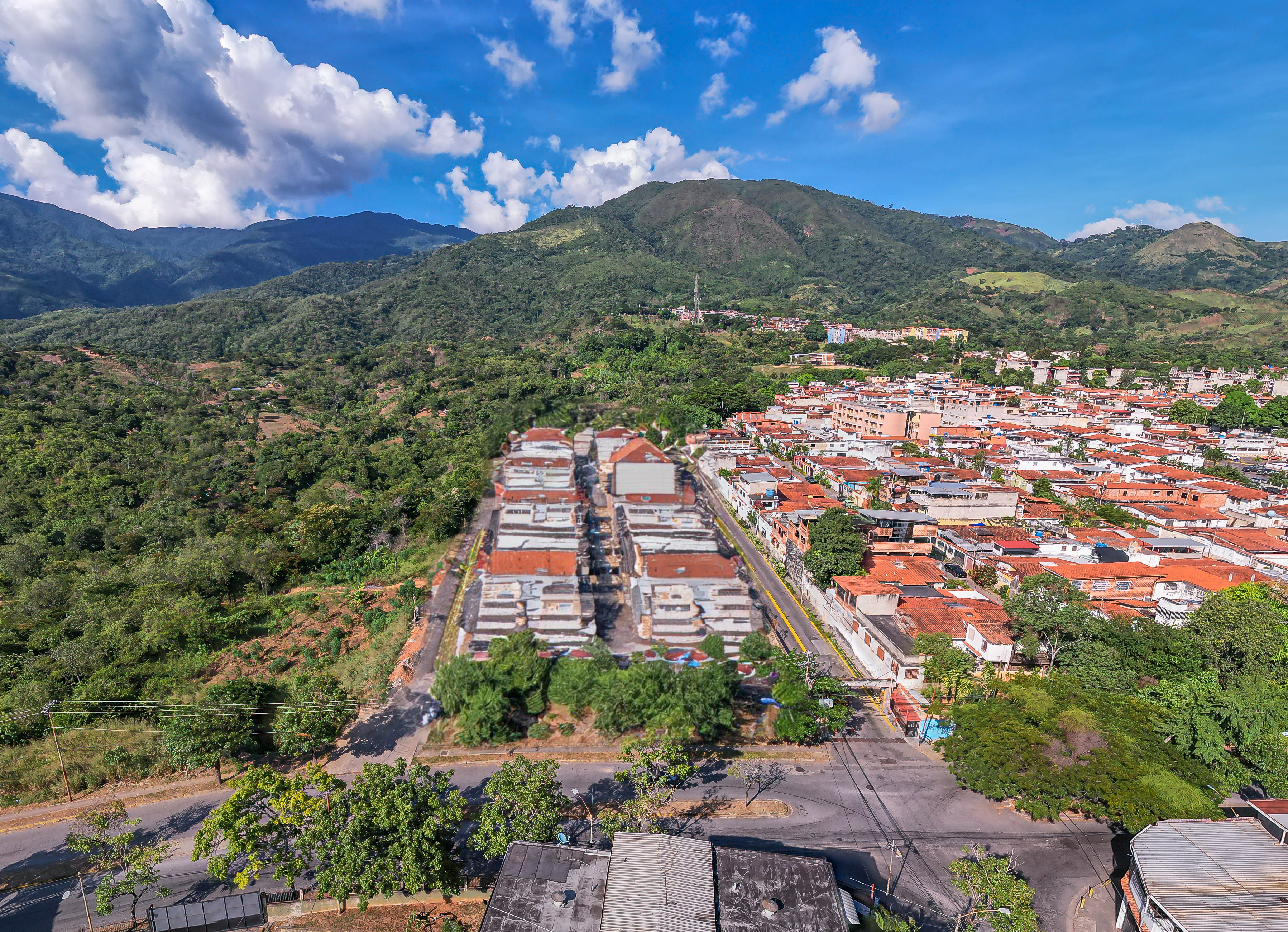 Venta de Terreno de uso RESIDENCIAL en Guatire 8300m2 Anma