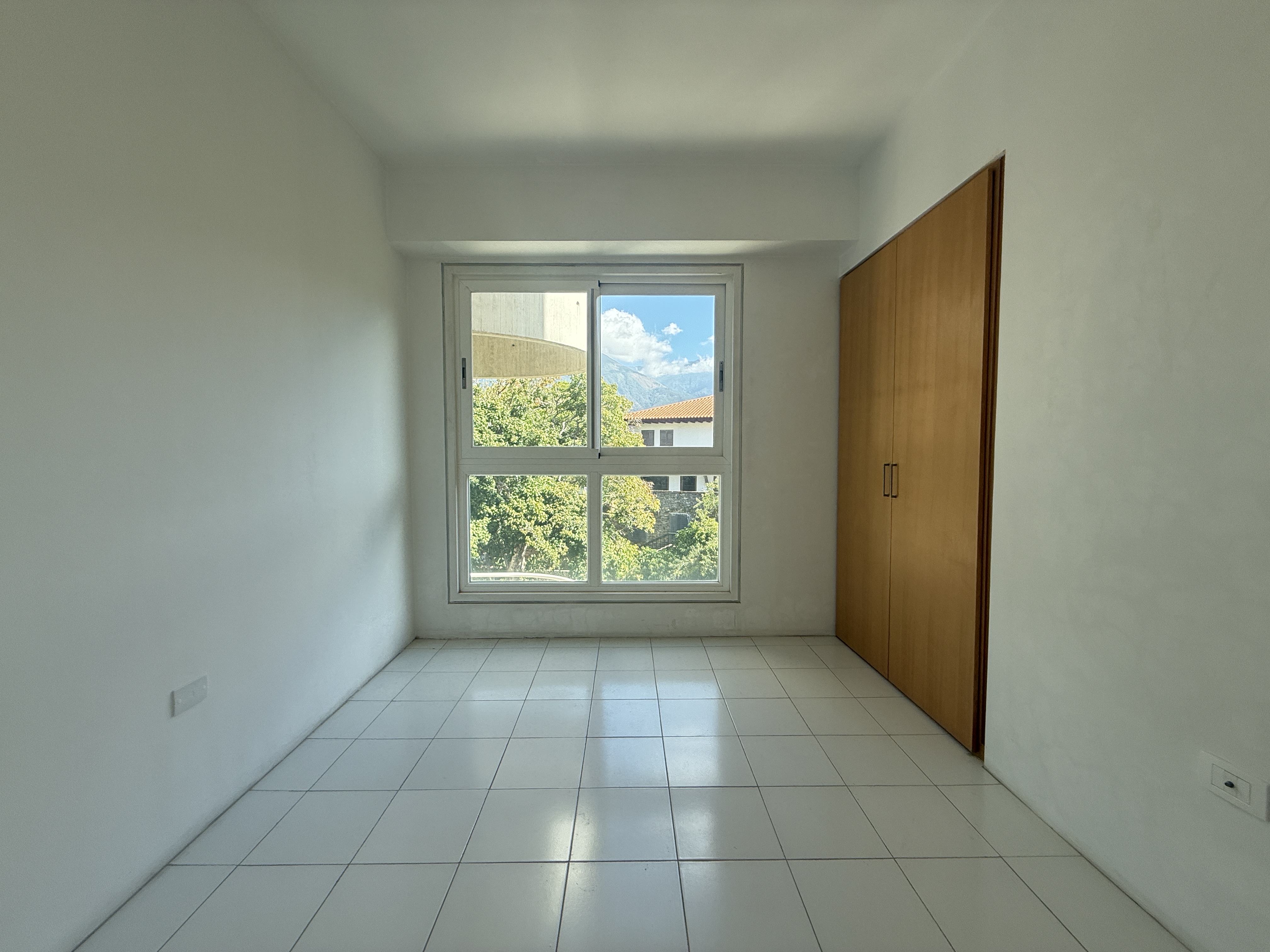 PENT-HOUSE DUPLEX EN OBRA BLANCA EN LOMAS DE LAS MERCEDES BELLA