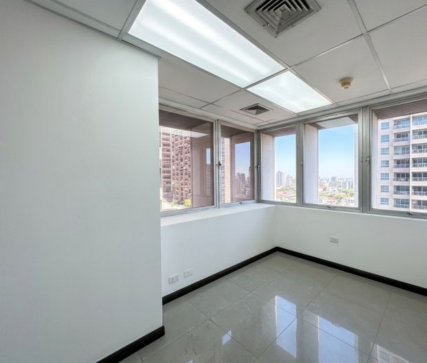 Oficina en venta Mene Grande en Los Palos grandes OsVi