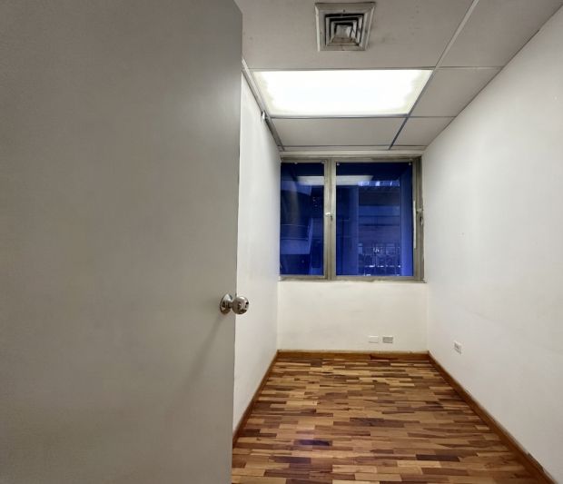 Oficina en venta Mene Grande en Los Palos Grandes OsVi