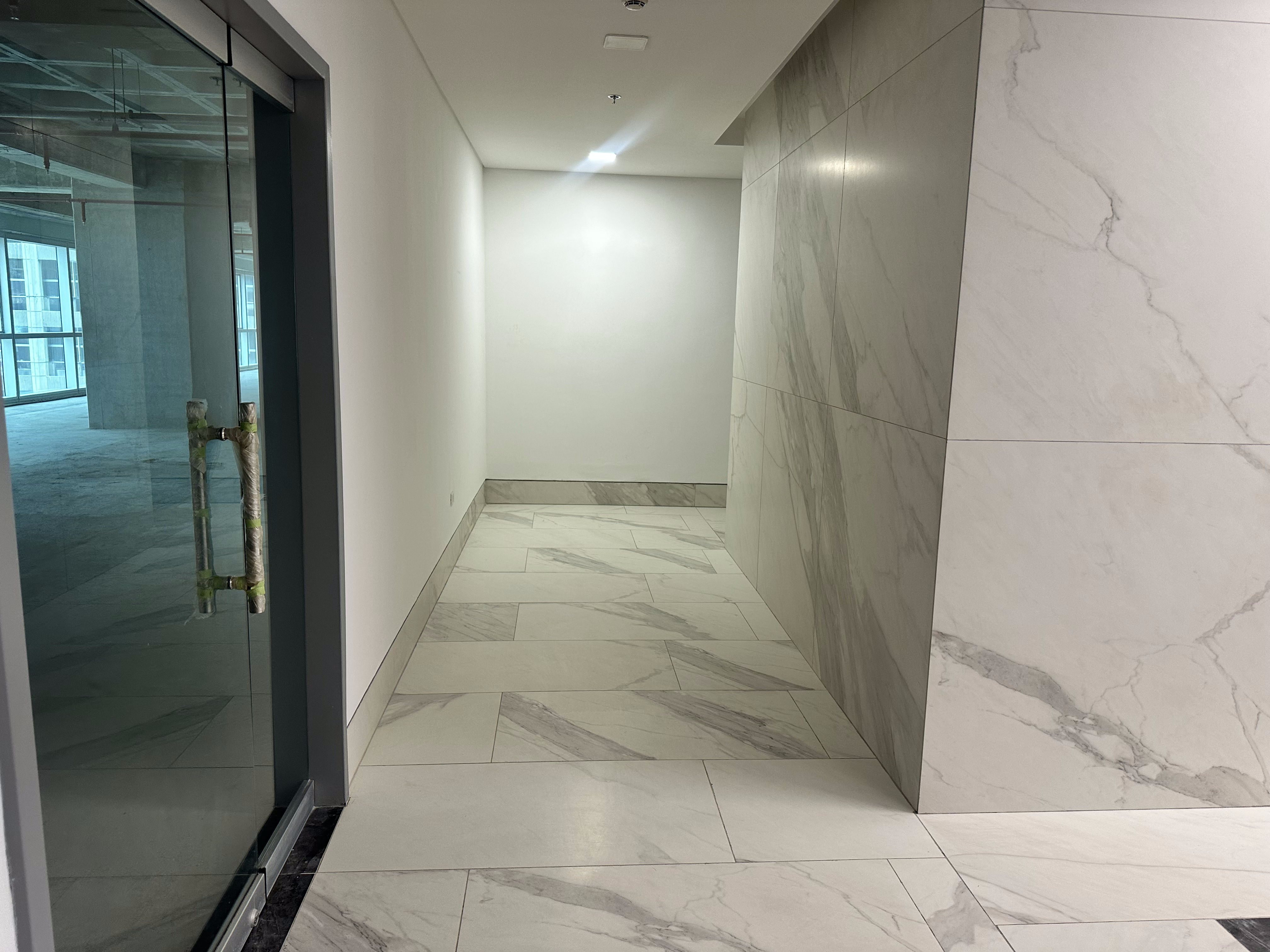 Venta Oficina 1200 m2 en Obra Gris en Campo Alegre Bella