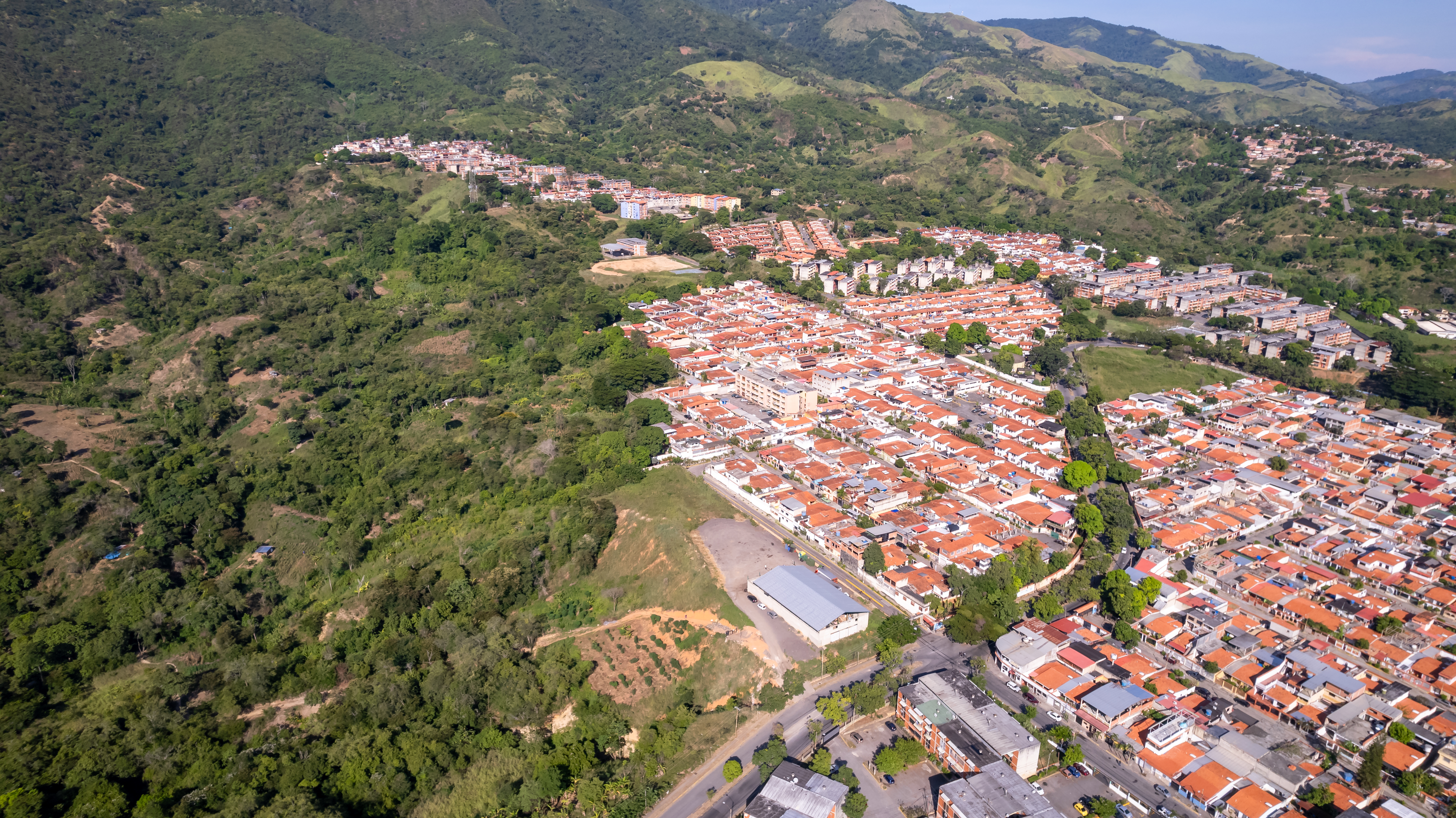 Venta de Terreno de uso RESIDENCIAL en Guatire 8300m2 Anma