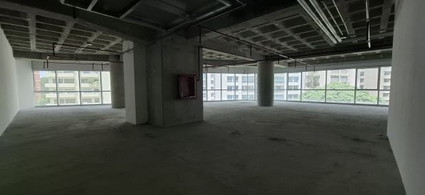 Oficina en Alquiler Obra Gris en Centro Empresarial Esmeralda Bella