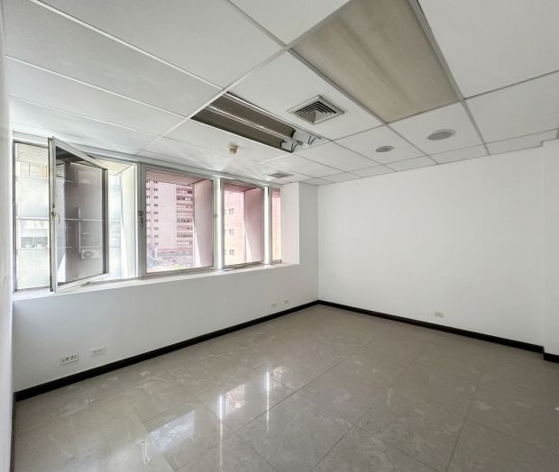 Oficina en venta Mene Grande en Los Palos grandes OsVi