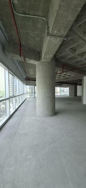 Oficina en Alquiler Obra Gris en Centro Empresarial Esmeralda Bella