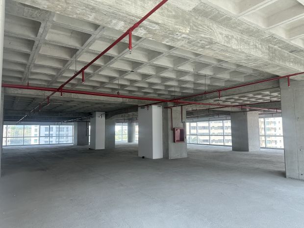 ALQUILER DE OFICINA EN OBRA GRIS  EN CAMPO ALEGRE BELLA