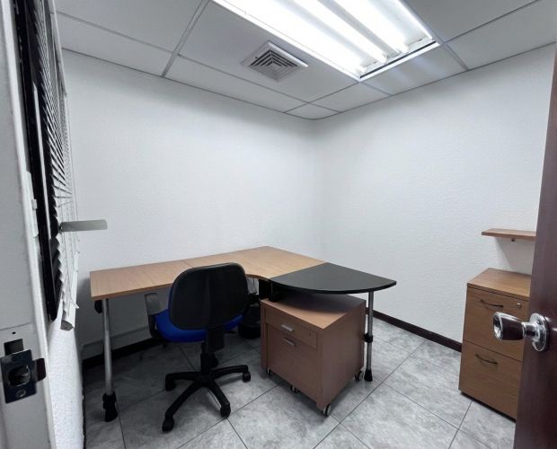 Local comercial en venta en los dos caminos a pie de calle JULI